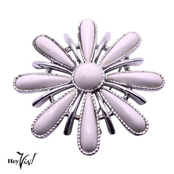 Vintage Sarah Coventry Pin Brooch Daisy Flower White Silver 3" Across - Hey Viv - Picture 1 of 4